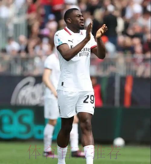 C罗离队最有可能去巴黎皇马 尤文或2500万出售 C罗离队最有可能去巴黎皇马 尤文或2500万出售